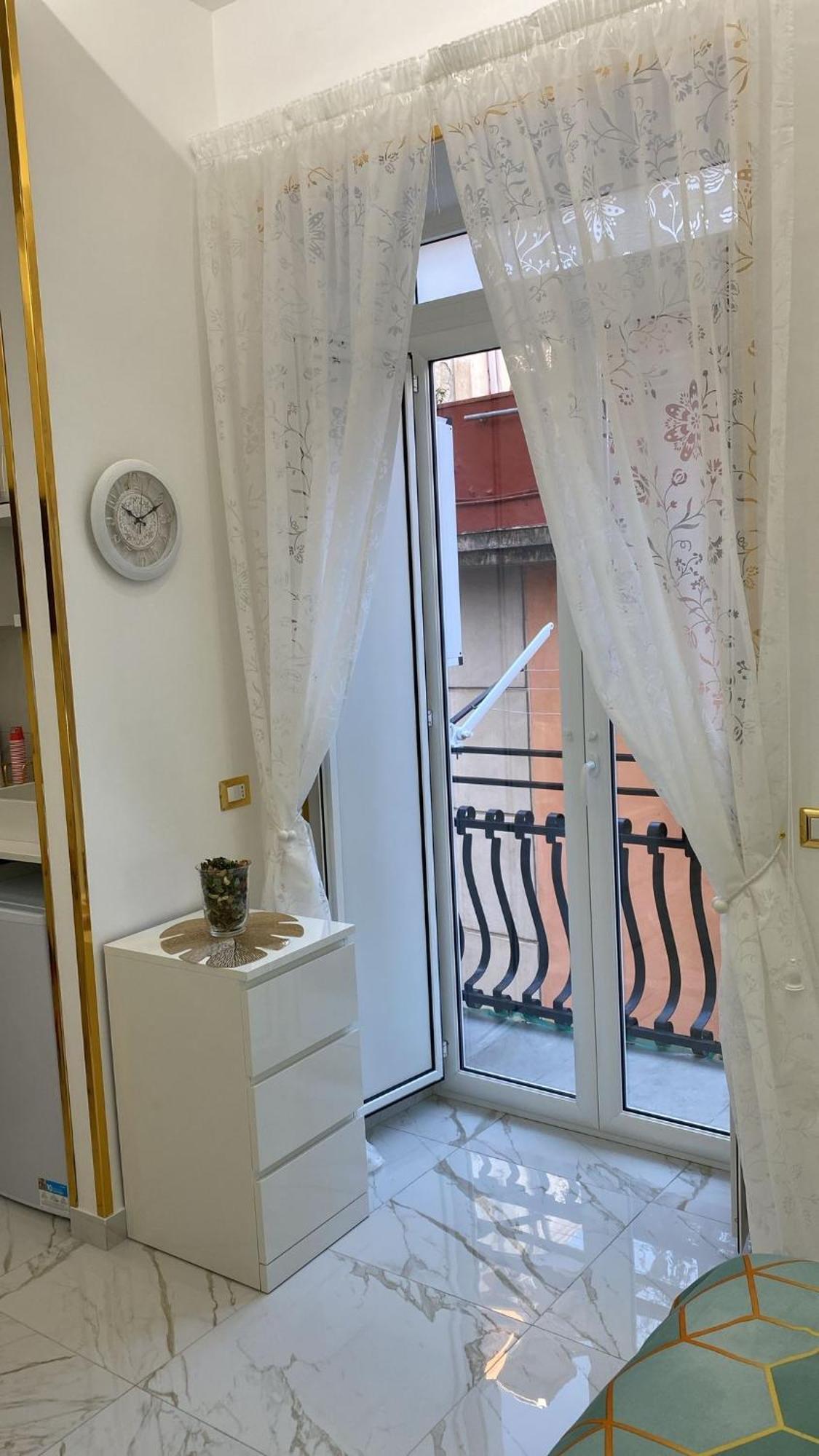 דירות נאפולי Regina House מראה חיצוני תמונה